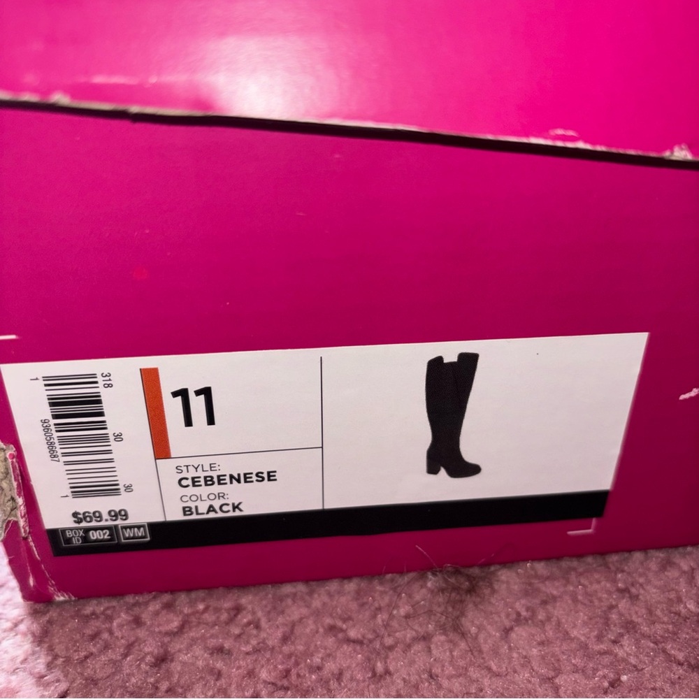 Women's Black Knee-High Block Heel Boots - Picture 6 of 16
